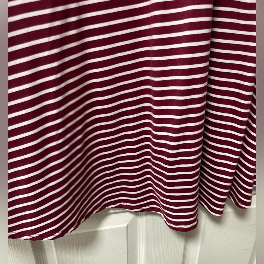 VIBE SPORTSWEAR Womens Plus Burgundy & White Striped Short Sleeve dress Size 3XL - Picture 3 of 6